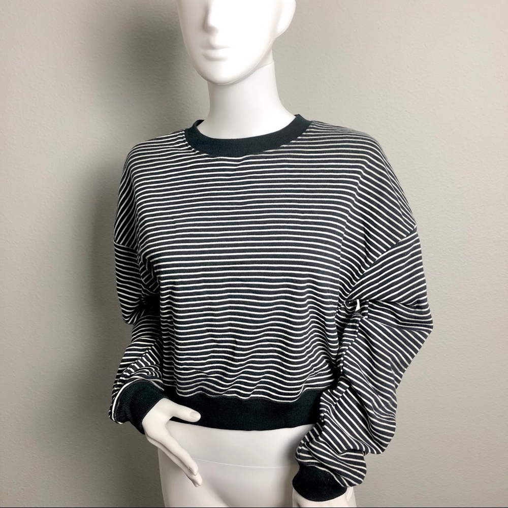 Cropped Sweater Black White Stripe Multiple Sizes